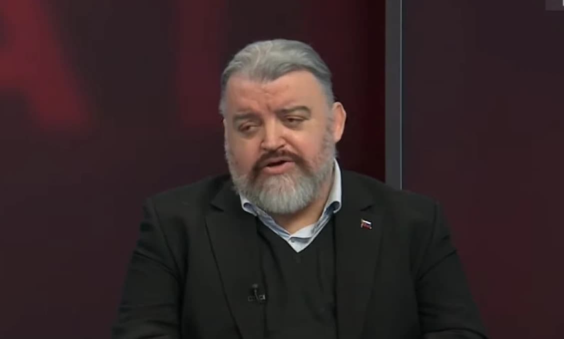 Dieťa, ktoré nevie ovládať novú hračku
