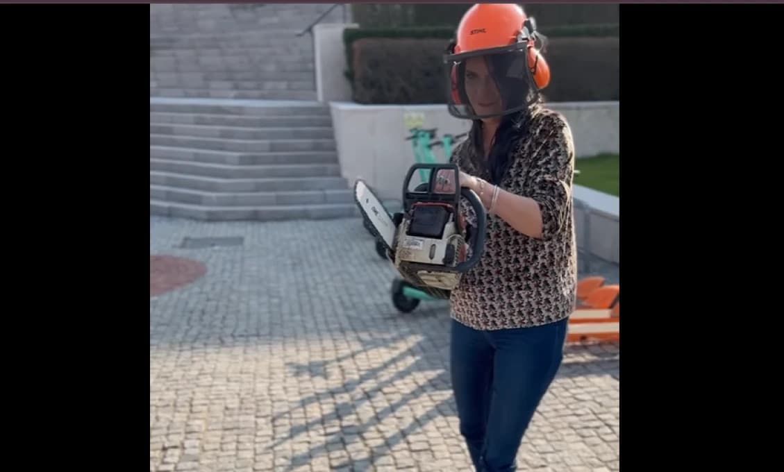 UF. Nvotová predviedla, ako neprerezať konár pod Demokratmi