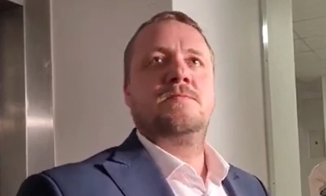 Modlitba mu poslúžila ako terč posmechu: Čurillov ironický list