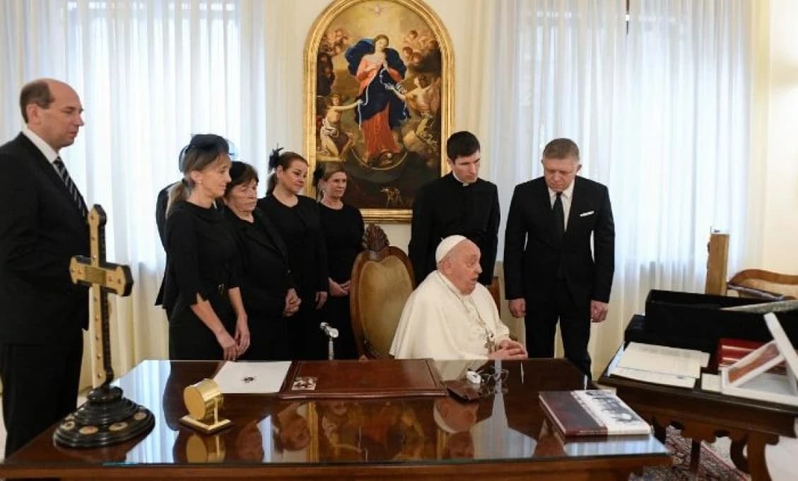 Premiér spomína na posledné stretnutie s pápežom
