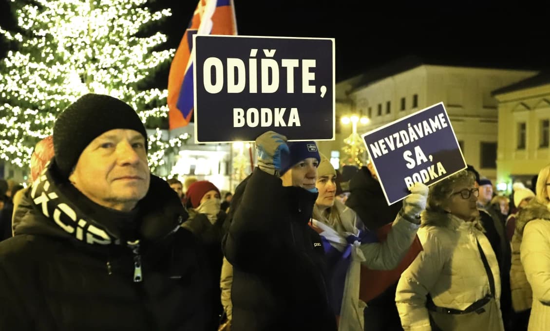 Dezoláti opäť vyrážajú do ulíc: Bratislavu čaká protest a zbytočné gestá (AKTUALIZOVANÉ)
