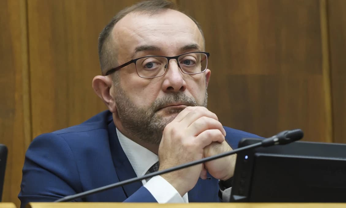 Eurobyrokrati prehajdákali MILIARDY bez kontroly! Puci žiada koniec európskej imunity