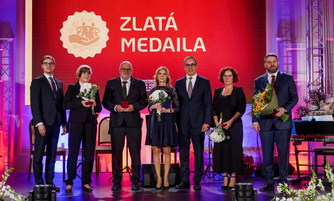 Ministerstvo práce udelilo najvyššie vyznamenania 34 pracovníkom sociálnej oblasti