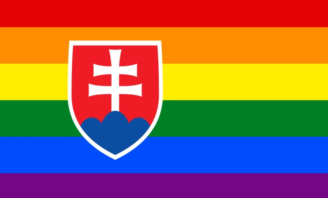 Dúhoví aktivisti opäť rozdávajú nálepky „Homofób roka“