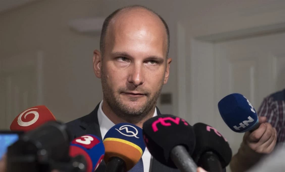 Grendel reagoval na premiéra, ktorý nič nepovedal