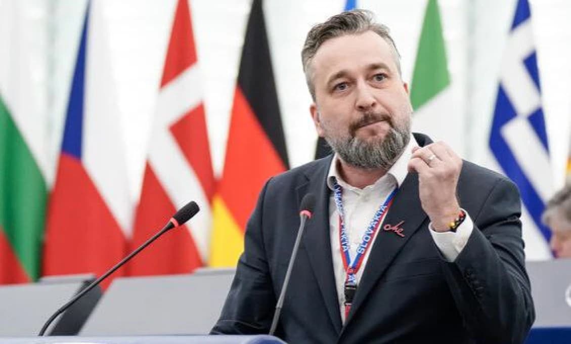 Čo povedal? Europoslanci po prejave Blahu vrieskali ako nepríčetní!