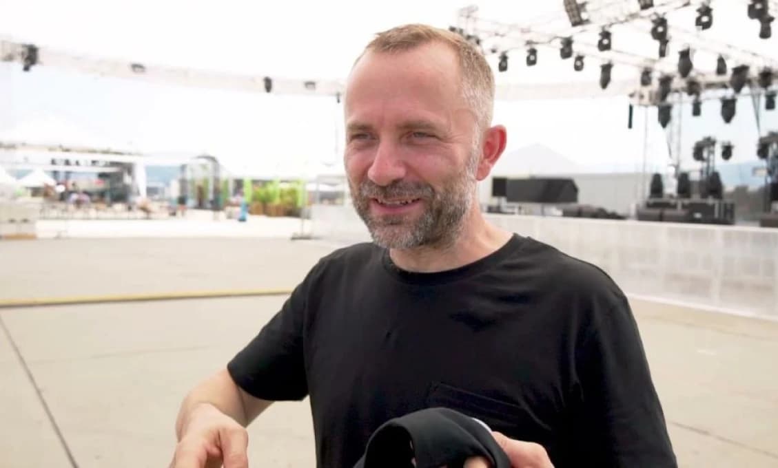 Kaščák chcel zosmiešniť prezidenta, zosmiešnil však iba sám seba. A Chmelár mu tiež dal „poza uši“ (VIDEO)