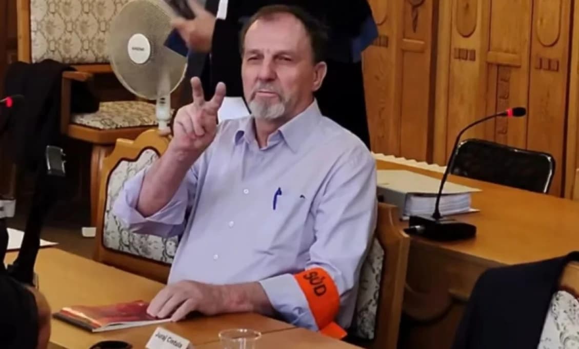 Krúpa zo SAS hľadá Cintulu.2: "Fico - samozvaný vodca. Násilím mení spoločnosť na autokratickú"