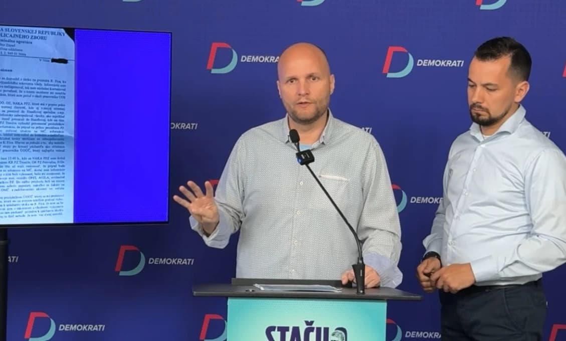 Odkiaľ majú Demokrati financie na masívnu kampaň? Na stromoch predsa nerastú!