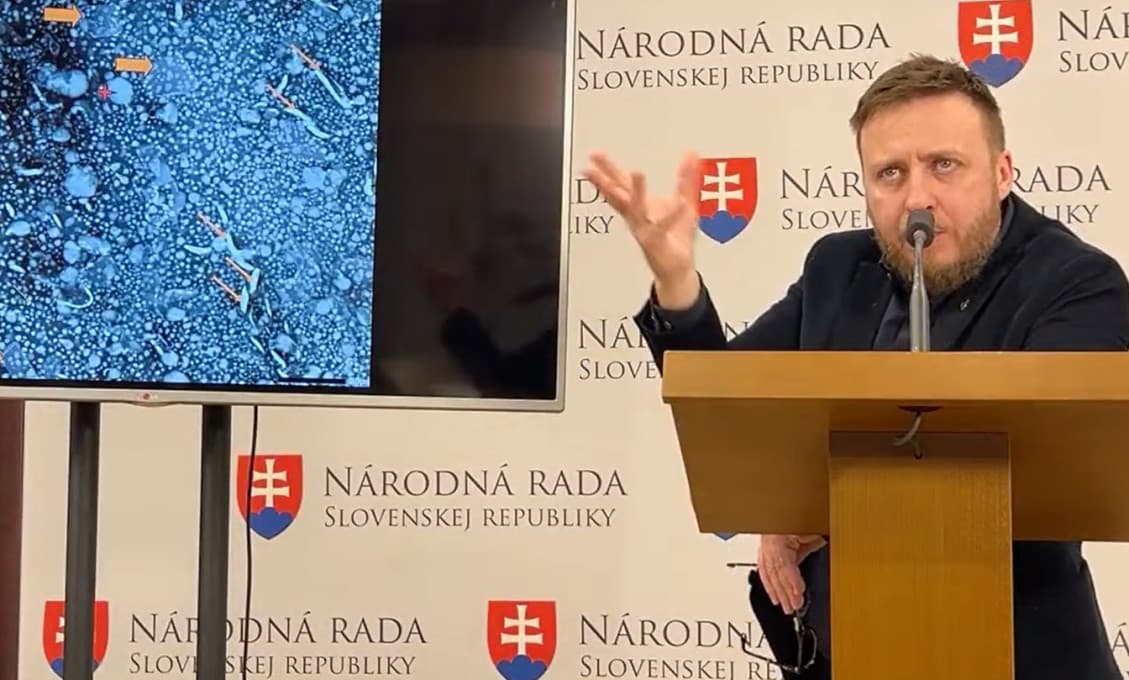 Trestné oznámenie vládneho splnomocnenca Kotlára o mRNA vakcínach po mesiacoch pokročilo. September rozhodne