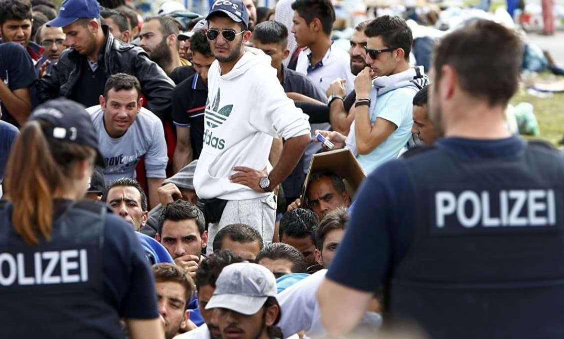 Časovaná migračná bomba: Nemecko musí konať skôr, ako sa spoločnosť rozpadne
