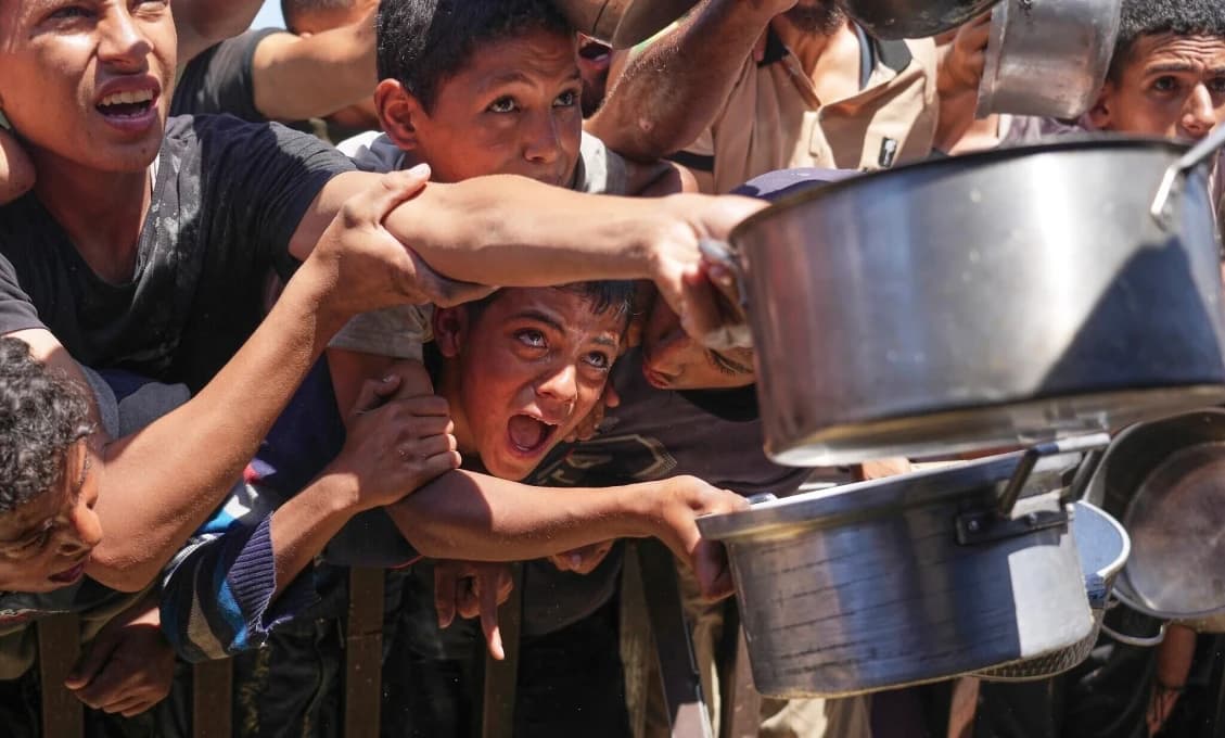 Izraelské útoky na mesto Gaza si vyžiadali najmenej 19 obetí, Izraelskí žiaci prejavili solidaritu demonštráciou