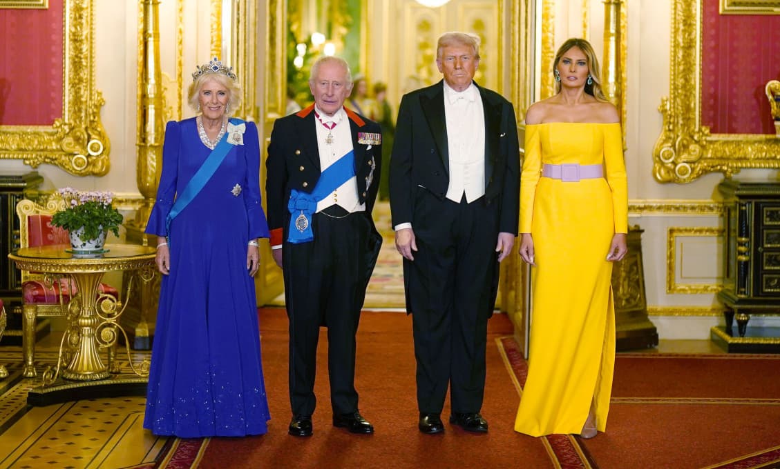 Kráľovná Camilla a Melania Trump prišli na banket v šatách vo farbách ukrajinskej vlajky