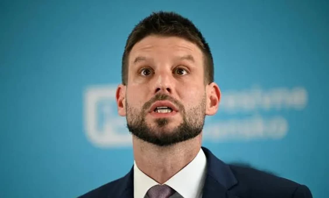 Zmena Ústavy vykostila progresívcov!