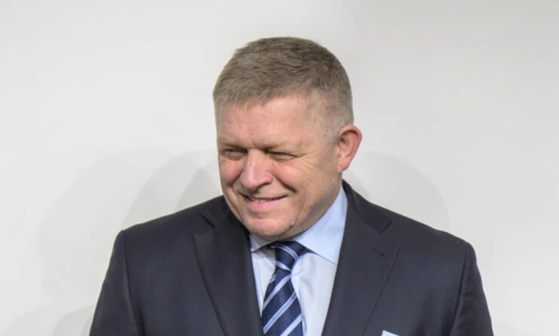 Hlas ľudu: O Ficovi kráľovi, ktorý všetkých prešťal