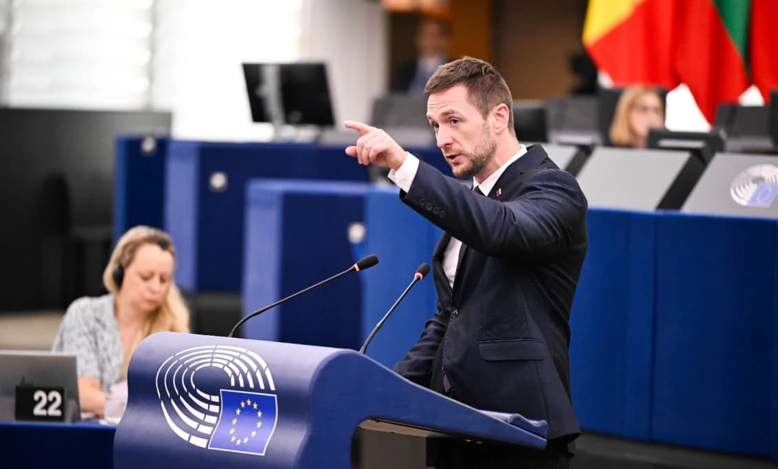 Uhrík zhnusený z diania v europarlamente: Europoslankyňa, čo bila kladivom, dostala imunitu!