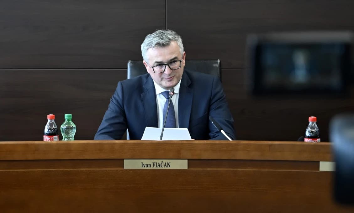 Predseda Ústavného súdu chce vystúpiť v NR SR
