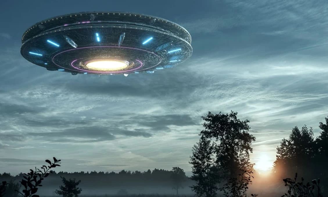 Trump prikázal odtajniť vládne spisy o UFO. Hneď ako obvinil Obamu z vyzradenia utajovaných skutočností