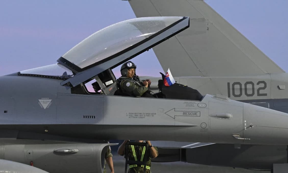 Stíhačky F-16 budú dnes lietať nadzvukovou rýchlosťou, ozbrojené sily upozorňujú na možný sonický tresk