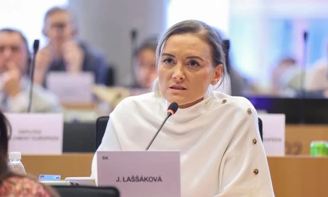 Laššáková: Počúvali sme o diverzifikácii doteraz klamstvá? (VIDEO)