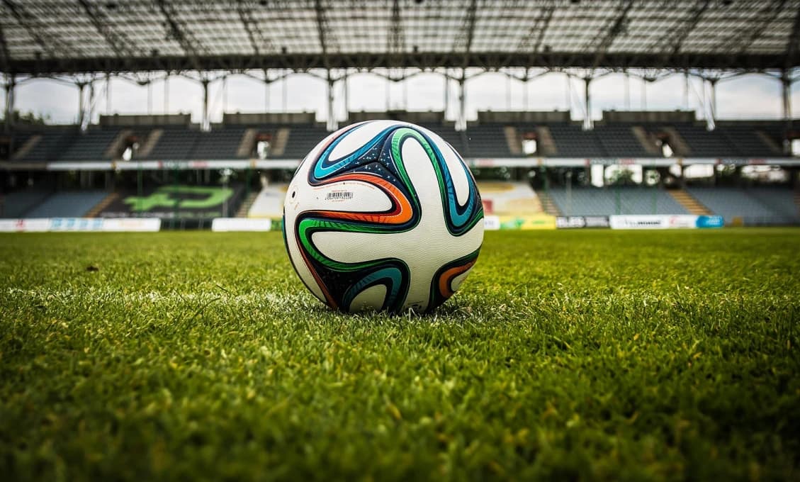 Tréner futbalovej školy mal skončiť za mrežami. Na krku má závažné obvinenie