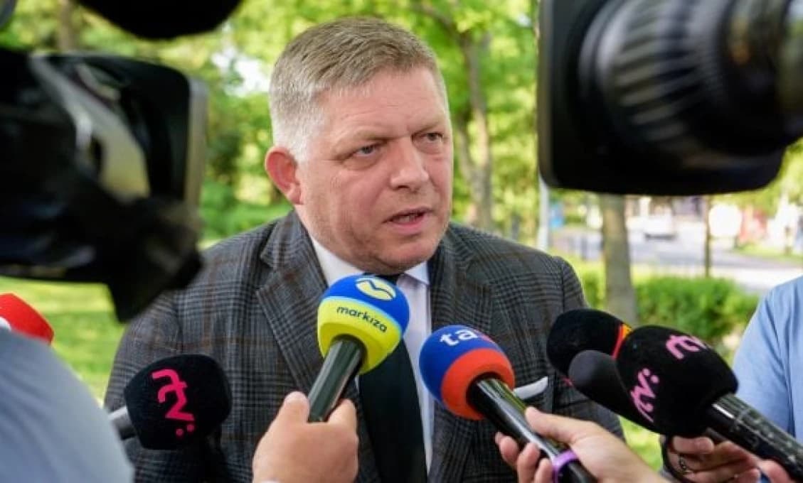 NESKUTOČNÉ! TOTO zase predvádza denník N. Obdivuhodná trpezlivosť Roberta Fica (VIDEO)