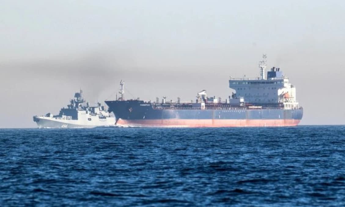 The Telegraph: Ruská fregata sprevádzala dva ropné tankery cez Lamanšský prieliv