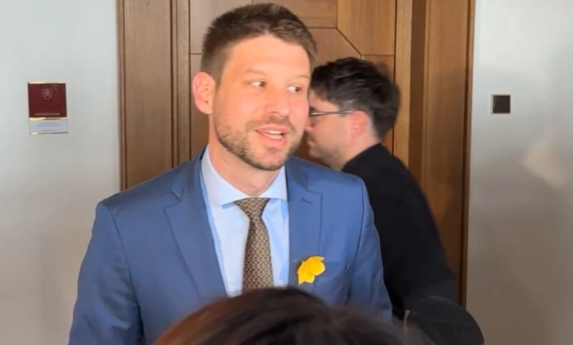 Šimečka na roztrhanie? Útek z brifíngu vyzeral ako dohodnutý scenár!