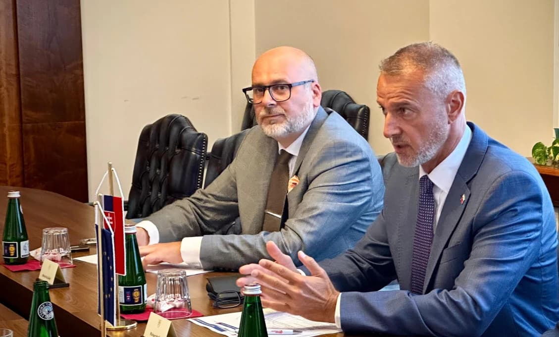 Richard Raši a Michal Kaliňák rokovali so samosprávami: Na stole historický dokument!