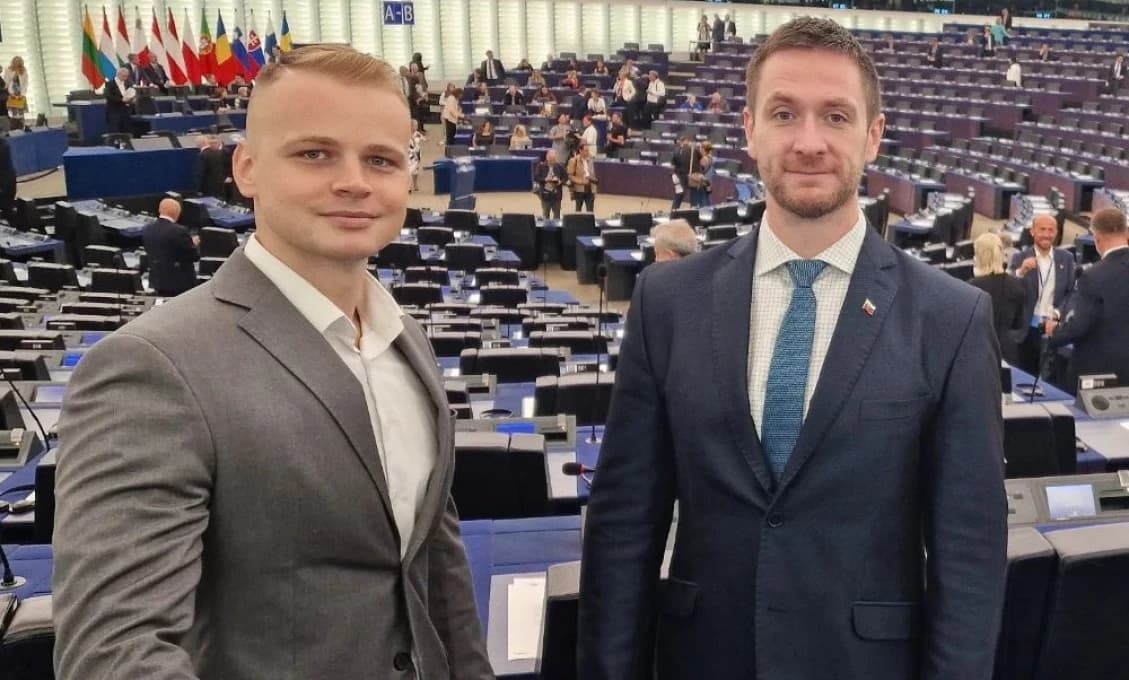 Progresívci v Štrasburgu zošaleli. Uhrík s Mazurekom vyzývajú PS: Dištancujte sa od tejto zvrátenosti!