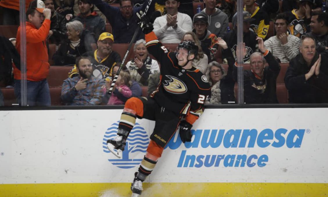 Šport: Český hokejový útočník Ondřej Kaše zmenil dres v zámorskej NHL,