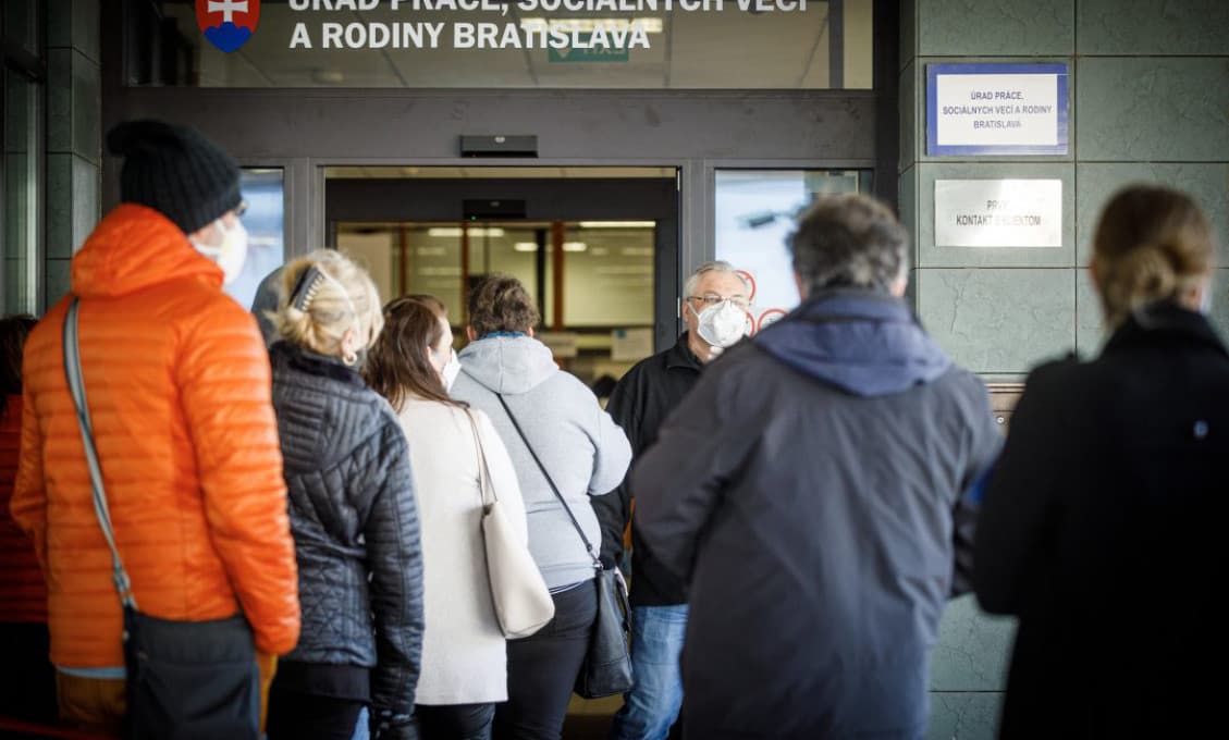 Štvrtina nezamestnaných mala na konci júna do 29 rokov