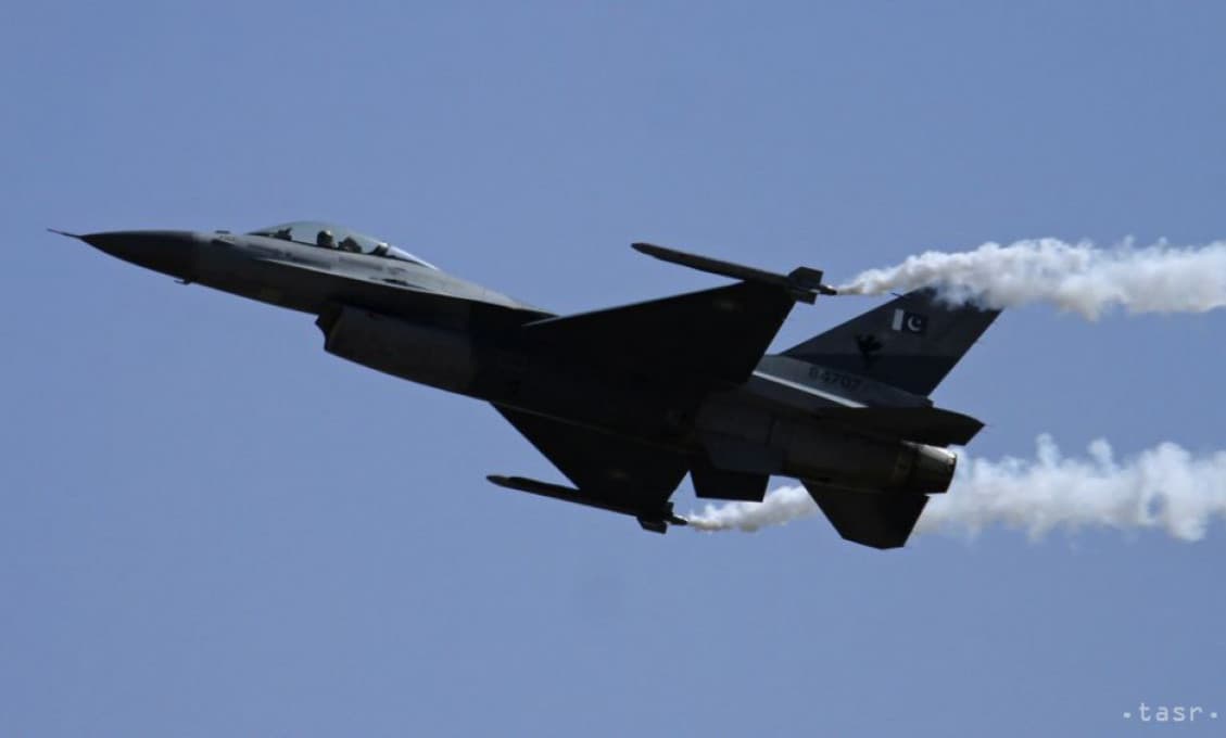 Umelá inteligencia porazila skúseného pilota F-16 (VIDEO)
