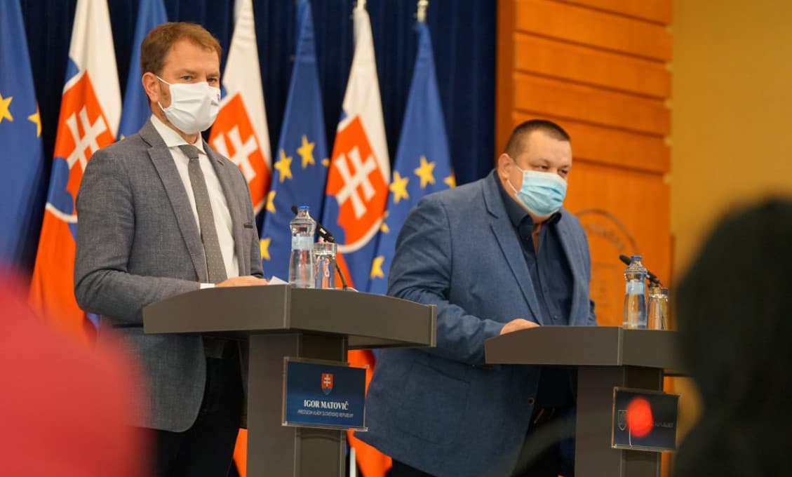 Na Slovensku zrušil parlamentnú demokraciu a platné zákony jeden človek