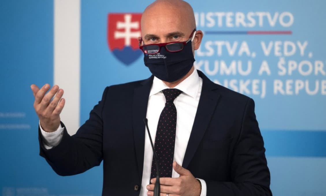 AKTUALITA: Minister školstva má pripraviť plán, ako vrátiť deti do škôl 7. decembra
