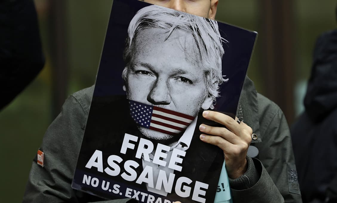 Assange je „významný novinár“ a musí byť prepustený na slobodu, uviedol britský politik Jeremy Corbyn