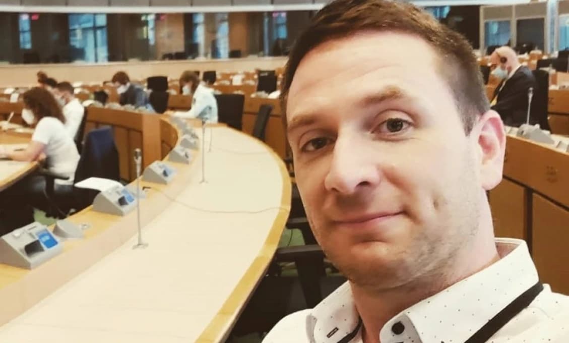 Uhrík z hnutia Republika: Belgicko i Slovensko bojujú proti totalitným vládam