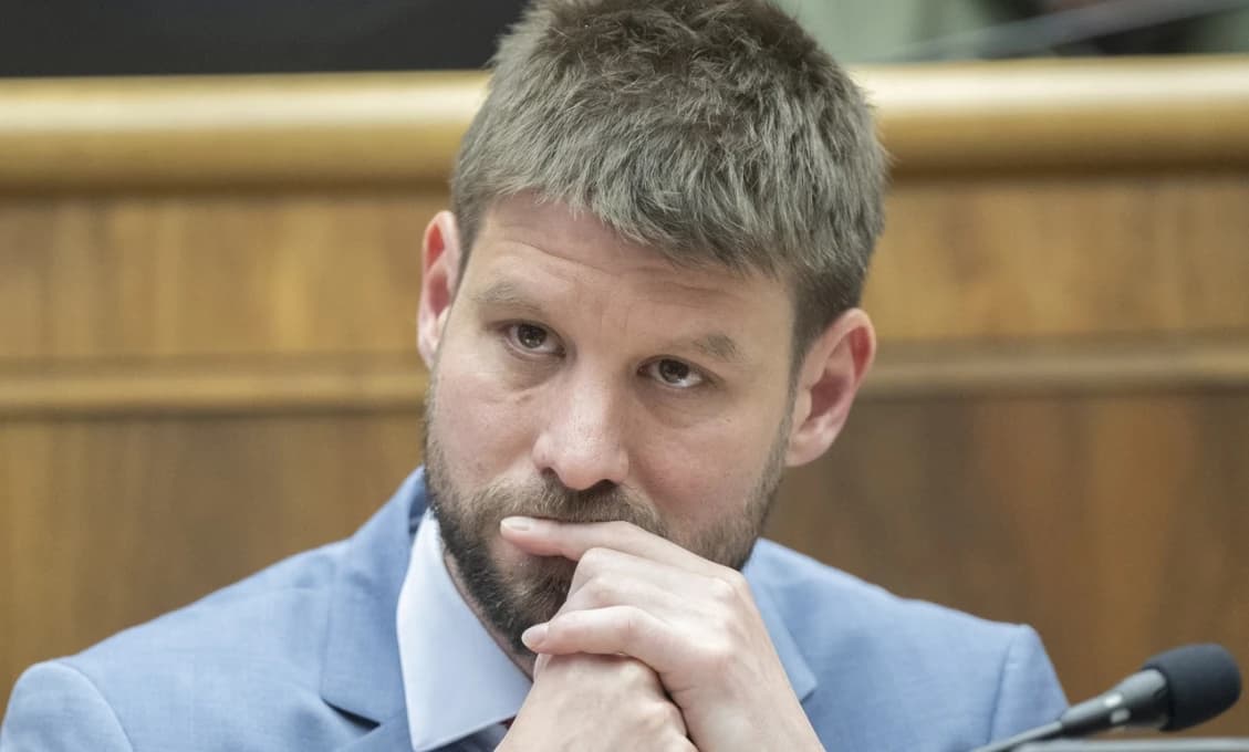 Šimečka klesá na úroveň Matoviča