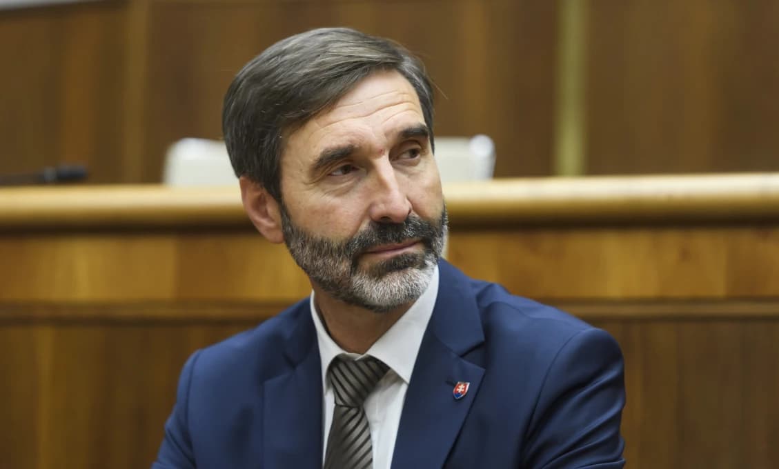 Ostré vyjadrenie Juraja Blanára na plačovku končiaceho veľvyslanca Ondrejcsáka