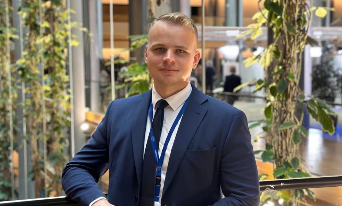Mazurek o školstve: Ovláda ho progresívna totalita, ktorá študentov núti k politickým gestám!
