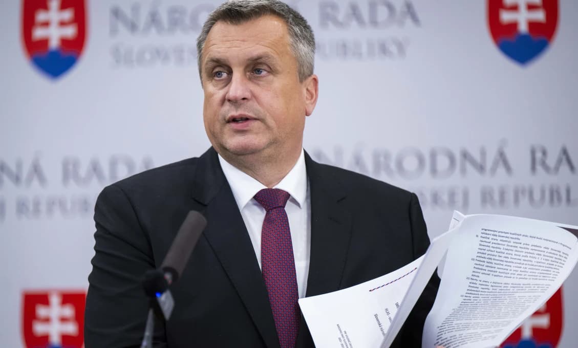SNS podala návrh na oslobodenie malých firiem od transakčnej dane
