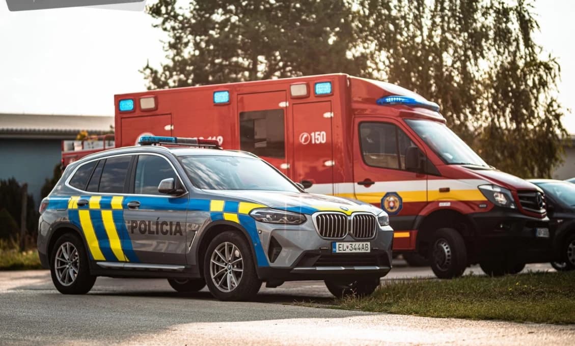 Polícia vyšetruje tragickú smrť sedemročného chlapca, ktorý vypadol z bytovky