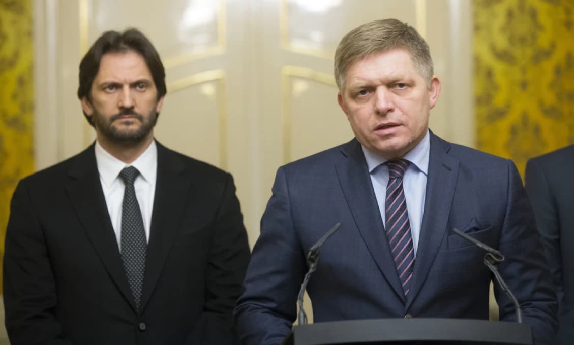 NAŽIVO: Tlačová konferencia predsedu vlády SR R. Fica a ministra obrany R. Kaliňáka
