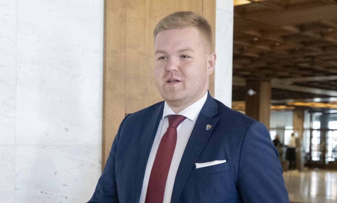 Bartekovo 'tíško' pobúrilo, no vulgárne útoky opozície sú v poriadku? (VIDEO)