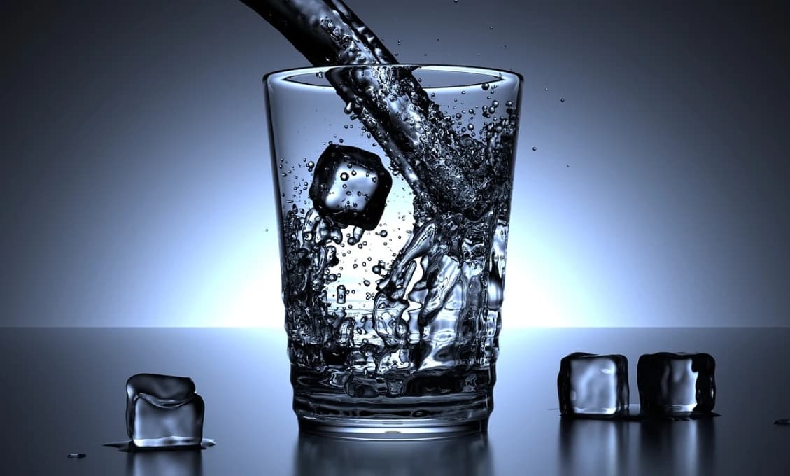 Brusel sa zdokonaľuje - už o mesiac nám chce zakázať umývanie a pitie