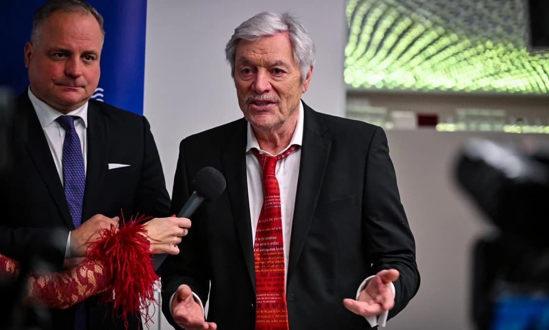 Kukura odchádza z divadla Aréna, Droba hovorí o "manažérskom dôchodku"