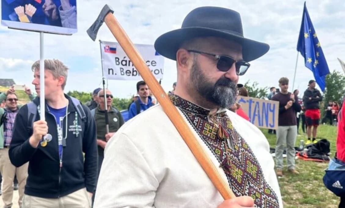 Fico: Sudcovia rozhodujú politicky – guvernér NBS vinný, militant s valaškou voľný