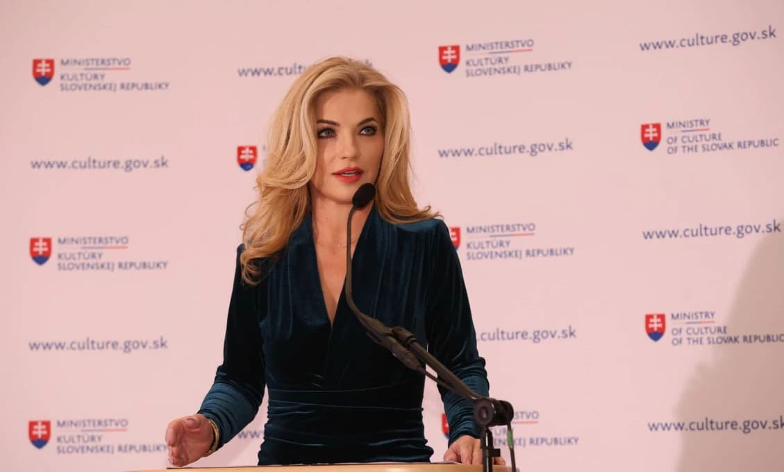 Šimkovičová má problém komunikovať. Statusmi znehodnocuje prácu ministerstva!