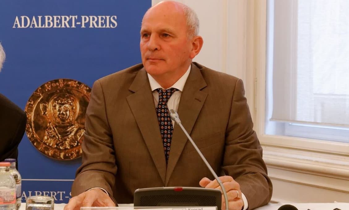 František Mikloško to poriadne schytal od Heredoša: Je iba oblečený do akéhosi kabáta viery (VIDEO)