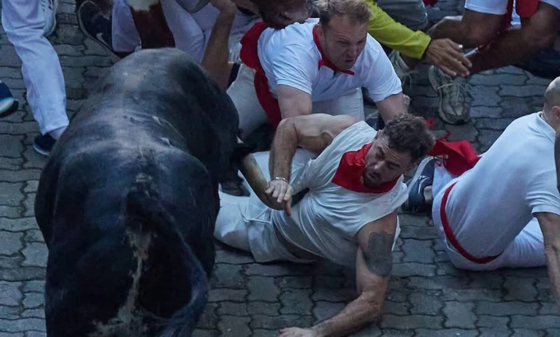 V Pamplone sa počas behu s býkmi zranilo niekoľko ľudí (VIDEO)